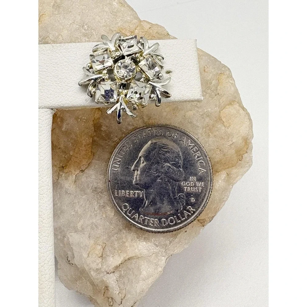 N/A vintage snowflake